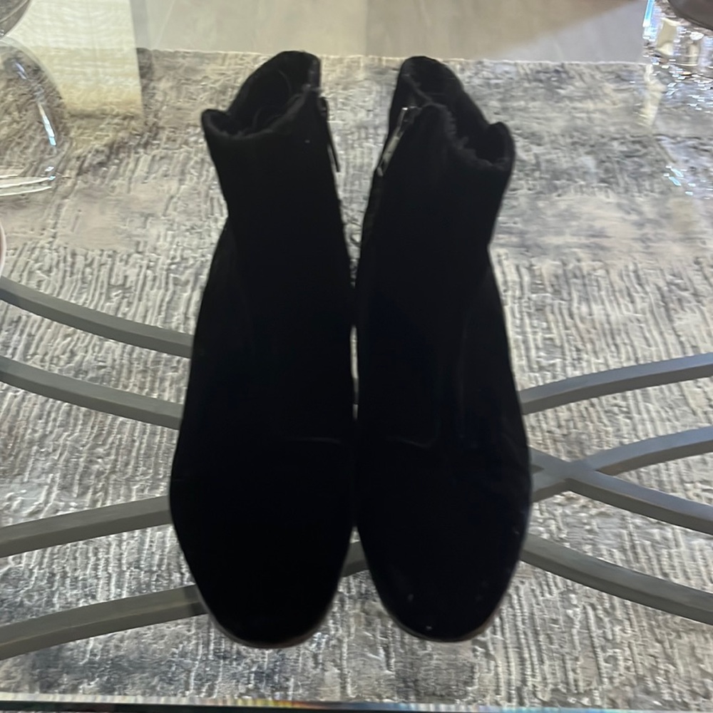 Black velvet boots great style